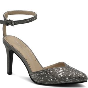 ADRIENNE VITTADINI - NWB - Norena Ankle Strap Pump - Size 8M